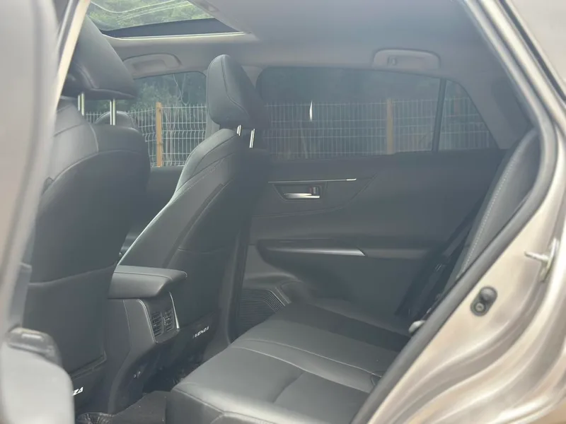 Toyota Venza 2022 2.0L CVT Two-wheel drive luxury edition interior photo 9 Toyota Venza 2022 2.0L CVT Two-wheel drive luxury edition interior photo 9