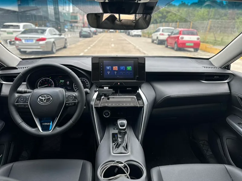 Toyota Venza 2022 2.0L CVT Two-wheel drive luxury edition interior photo 10 Toyota Venza 2022 2.0L CVT Two-wheel drive luxury edition interior photo 10