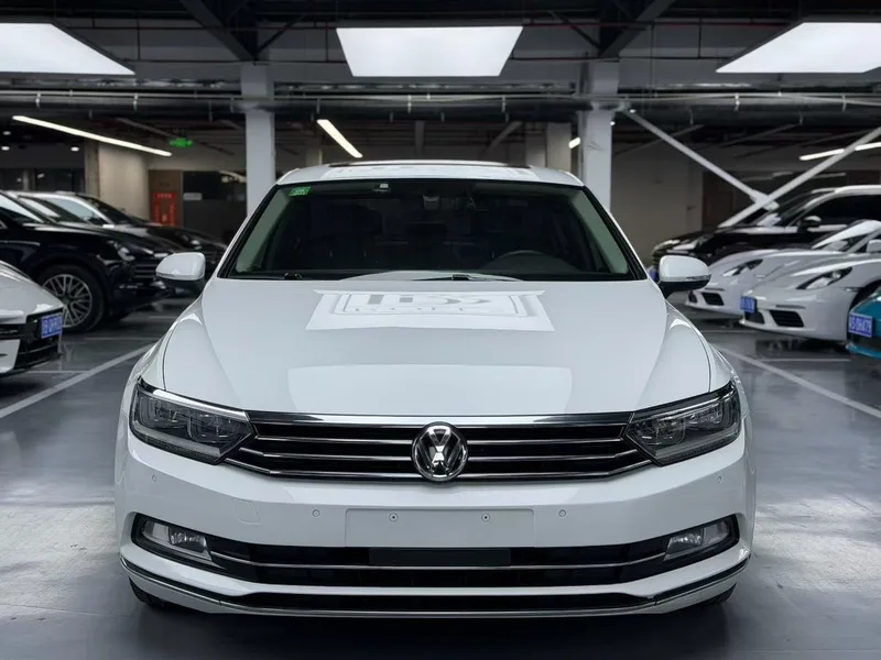 Volkswagen Magotan 2017 330TSI DSG Luxury type exterior photo 2 Volkswagen Magotan 2017 330TSI DSG Luxury type exterior photo 2