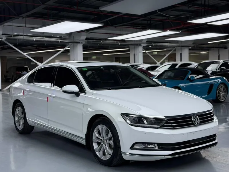 Volkswagen Magotan 2017 330TSI DSG Luxury type exterior photo 3 Volkswagen Magotan 2017 330TSI DSG Luxury type exterior photo 3