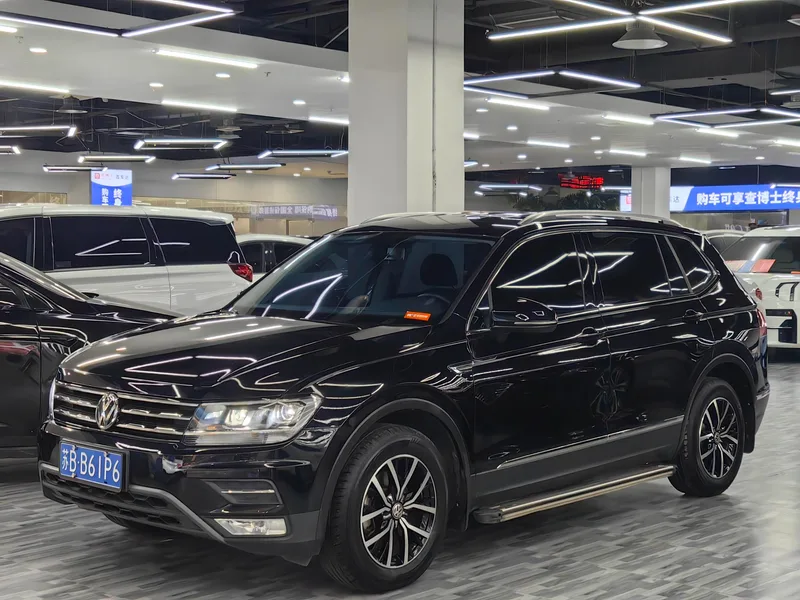 Volkswagen Tiguan L 2018 280TSI Automatic two-wheel drive comfort version exterior photo 1 Volkswagen Tiguan L 2018 280TSI Automatic two-wheel drive comfort version exterior photo 1