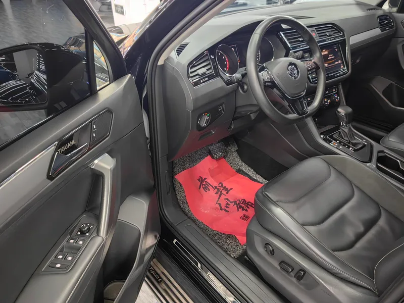 Volkswagen Tiguan L 2018 280TSI Automatic two-wheel drive comfort version exterior photo 5 Volkswagen Tiguan L 2018 280TSI Automatic two-wheel drive comfort version exterior photo 5
