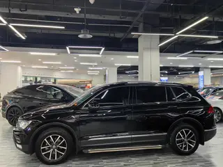 Volkswagen Tiguan L 2018 280TSI Automatic two-wheel drive comfort version exterior photo 7 Volkswagen Tiguan L 2018 280TSI Automatic two-wheel drive comfort version exterior photo 7