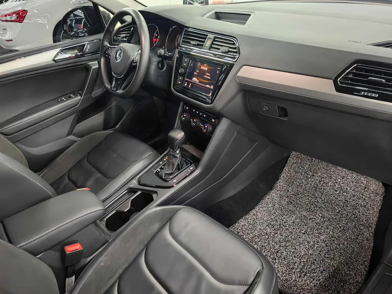 Volkswagen Tiguan L 2018 280TSI Automatic two-wheel drive comfort version interior photo 13 Volkswagen Tiguan L 2018 280TSI Automatic two-wheel drive comfort version interior photo 13