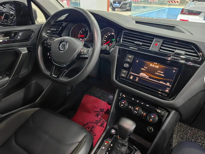 Volkswagen Tiguan L 2018 280TSI Automatic two-wheel drive comfort version interior photo 14 Volkswagen Tiguan L 2018 280TSI Automatic two-wheel drive comfort version interior photo 14