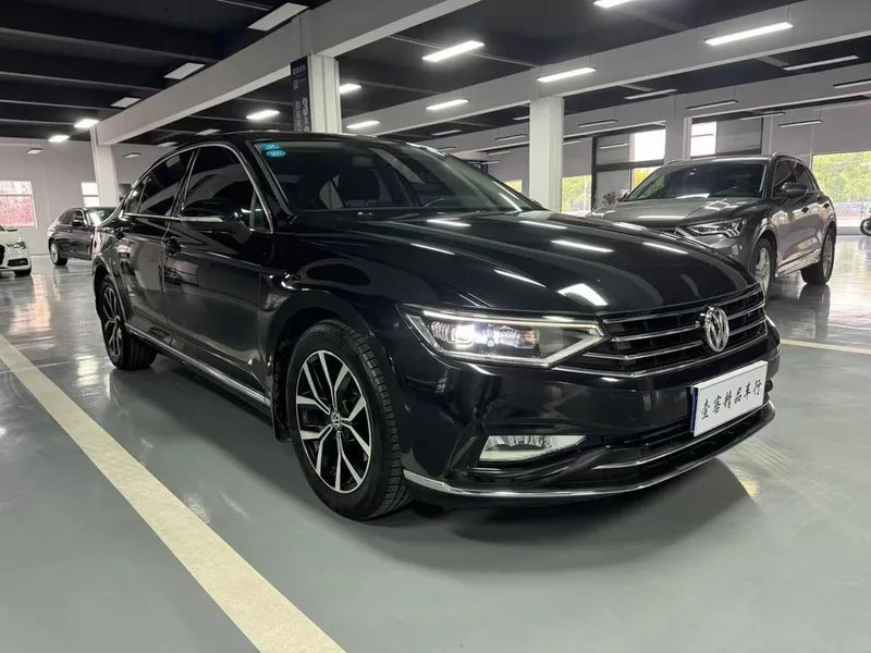 Volkswagen Magotan 2020 330TSI DSG Leading Type exterior photo 3 Volkswagen Magotan 2020 330TSI DSG Leading Type exterior photo 3