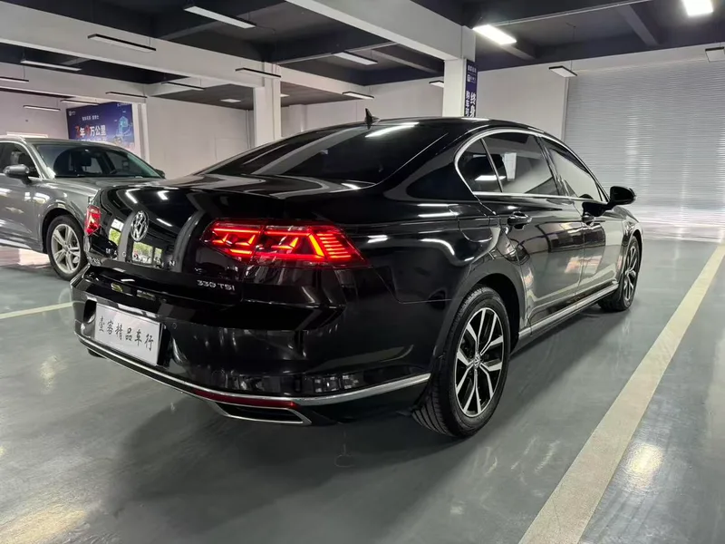 Volkswagen Magotan 2020 330TSI DSG Leading Type interior photo 10 Volkswagen Magotan 2020 330TSI DSG Leading Type interior photo 10