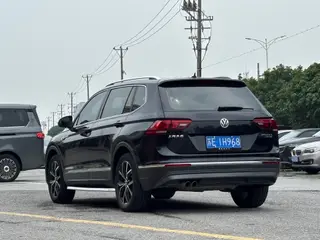 Volkswagen Tiguan L 2019 330TSI Automatic two-wheel drive smart deluxe edition Country VI exterior photo 4 Volkswagen Tiguan L 2019 330TSI Automatic two-wheel drive smart deluxe edition Country VI exterior photo 4