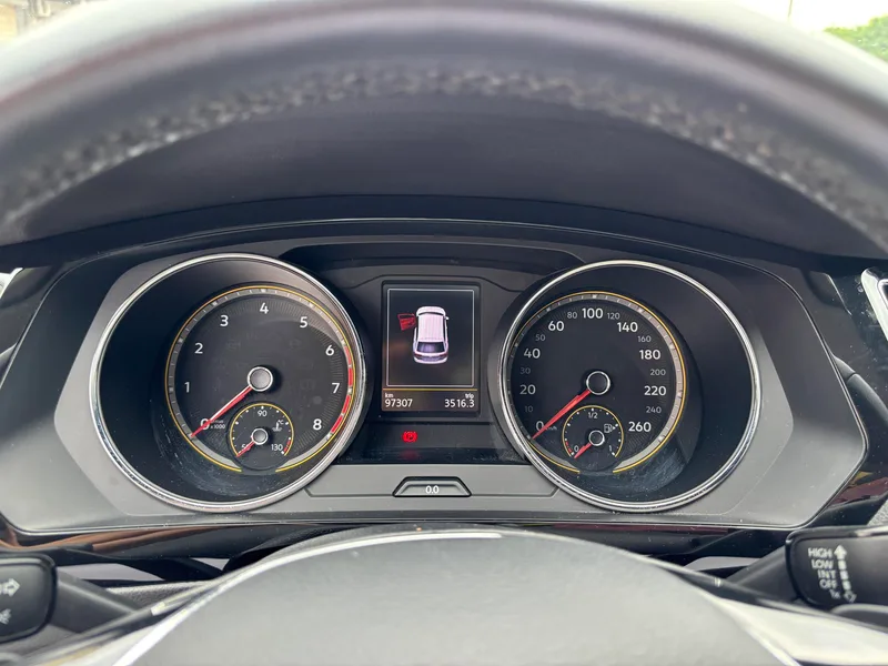 Volkswagen Tiguan L 2019 330TSI Automatic two-wheel drive smart deluxe edition Country VI exterior photo 8 Volkswagen Tiguan L 2019 330TSI Automatic two-wheel drive smart deluxe edition Country VI exterior photo 8