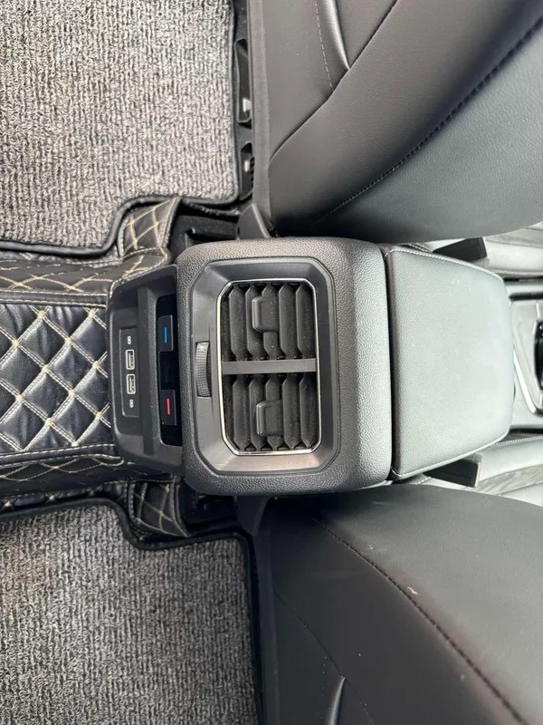 Volkswagen Tiguan L 2019 330TSI Automatic two-wheel drive smart deluxe edition Country VI interior photo 11 Volkswagen Tiguan L 2019 330TSI Automatic two-wheel drive smart deluxe edition Country VI interior photo 11