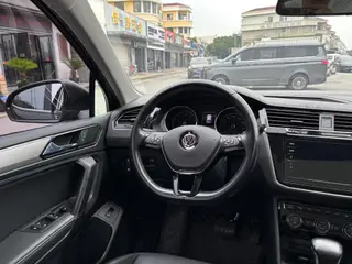 Volkswagen Tiguan L 2019 330TSI Automatic two-wheel drive smart deluxe edition Country VI interior photo 12 Volkswagen Tiguan L 2019 330TSI Automatic two-wheel drive smart deluxe edition Country VI interior photo 12