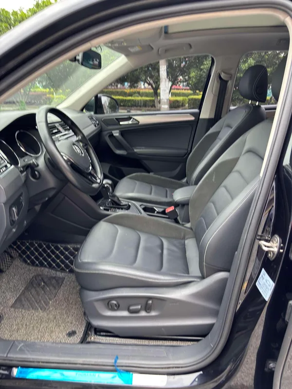 Volkswagen Tiguan L 2019 330TSI Automatic two-wheel drive smart deluxe edition Country VI interior photo 13 Volkswagen Tiguan L 2019 330TSI Automatic two-wheel drive smart deluxe edition Country VI interior photo 13