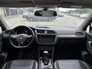Volkswagen Tiguan L 2019 330TSI Automatic two-wheel drive smart deluxe edition Country VI interior photo 15 Volkswagen Tiguan L 2019 330TSI Automatic two-wheel drive smart deluxe edition Country VI interior photo 15