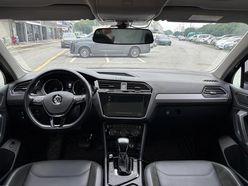Volkswagen Tiguan L 2019 330TSI Automatic two-wheel drive smart deluxe edition Country VI interior photo 15 Volkswagen Tiguan L 2019 330TSI Automatic two-wheel drive smart deluxe edition Country VI interior photo 15