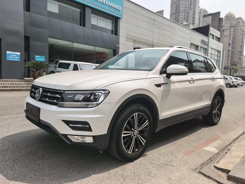 Volkswagen Tiguan L 2019 330TSI Version confort panoramique à traction automatique État VI extérieur photo 1 Volkswagen Tiguan L 2019 330TSI Version confort panoramique à traction automatique État VI extérieur photo 1