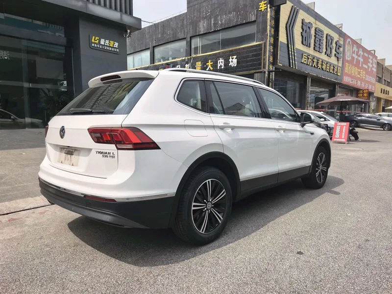 Volkswagen Tiguan L 2019 330TSI Version confort panoramique à traction automatique État VI extérieur photo 3 Volkswagen Tiguan L 2019 330TSI Version confort panoramique à traction automatique État VI extérieur photo 3