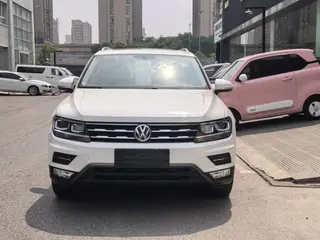 Volkswagen Tiguan L 2019 330TSI Version confort panoramique à traction automatique État VI extérieur photo 5 Volkswagen Tiguan L 2019 330TSI Version confort panoramique à traction automatique État VI extérieur photo 5