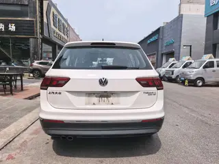 Volkswagen Tiguan L 2019 330TSI Version confort panoramique à traction automatique État VI intérieur photo 9 Volkswagen Tiguan L 2019 330TSI Version confort panoramique à traction automatique État VI intérieur photo 9