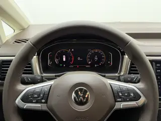Volkswagen Viloran 2020 330TSI Роскошная версия экстерьер фото 4 Volkswagen Viloran 2020 330TSI Роскошная версия экстерьер фото 4