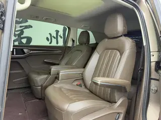 Volkswagen Viloran 2020 330TSI Роскошная версия экстерьер фото 7 Volkswagen Viloran 2020 330TSI Роскошная версия экстерьер фото 7
