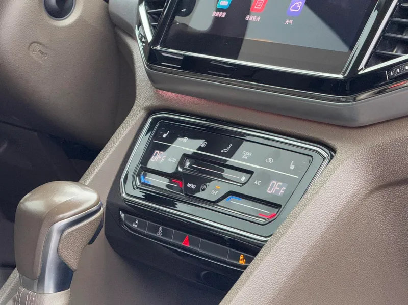 Volkswagen Viloran 2020 330TSI Роскошная версия интерьер фото 9 Volkswagen Viloran 2020 330TSI Роскошная версия интерьер фото 9