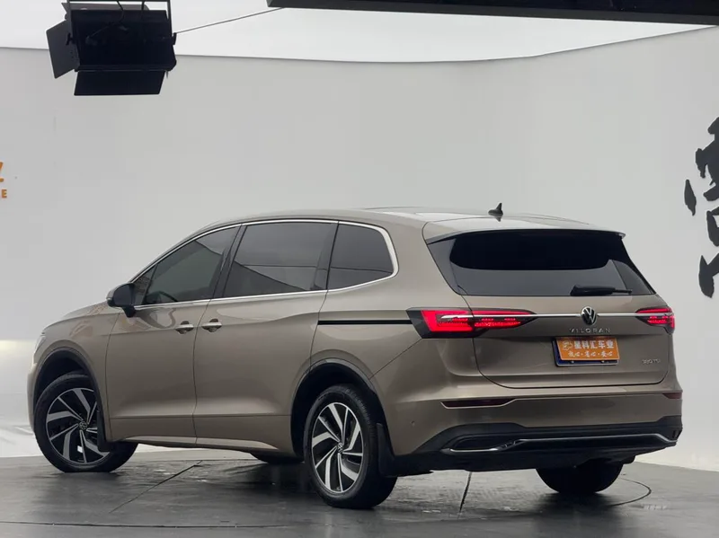 Volkswagen Viloran 2020 330TSI Роскошная версия интерьер фото 14 Volkswagen Viloran 2020 330TSI Роскошная версия интерьер фото 14