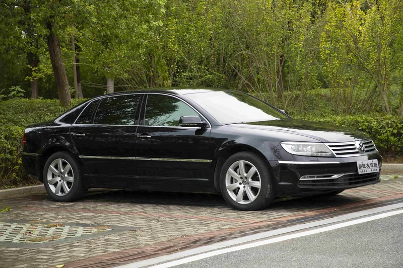 Volkswagen Phaeton 2012 3.0L Administrative exterior photo 3 Volkswagen Phaeton 2012 3.0L Administrative exterior photo 3