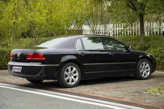 Volkswagen Phaeton 2012 3.0L Administrative exterior photo 4 Volkswagen Phaeton 2012 3.0L Administrative exterior photo 4
