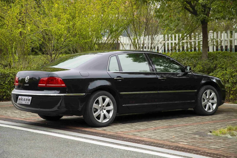 Volkswagen Phaeton 2012 3.0L Administrative exterior photo 4 Volkswagen Phaeton 2012 3.0L Administrative exterior photo 4