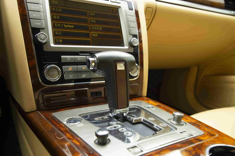 Volkswagen Phaeton 2012 3.0L Administrative exterior photo 8 Volkswagen Phaeton 2012 3.0L Administrative exterior photo 8