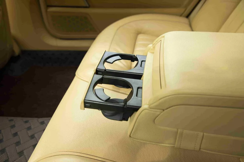 Volkswagen Phaeton 2012 3.0L Administrative interior photo 13 Volkswagen Phaeton 2012 3.0L Administrative interior photo 13