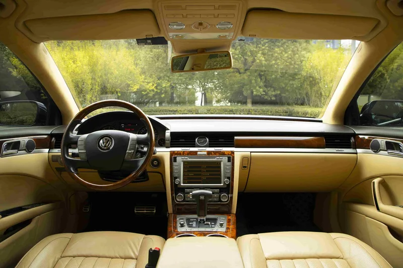Volkswagen Phaeton 2012 3.0L Administrative interior photo 15 Volkswagen Phaeton 2012 3.0L Administrative interior photo 15
