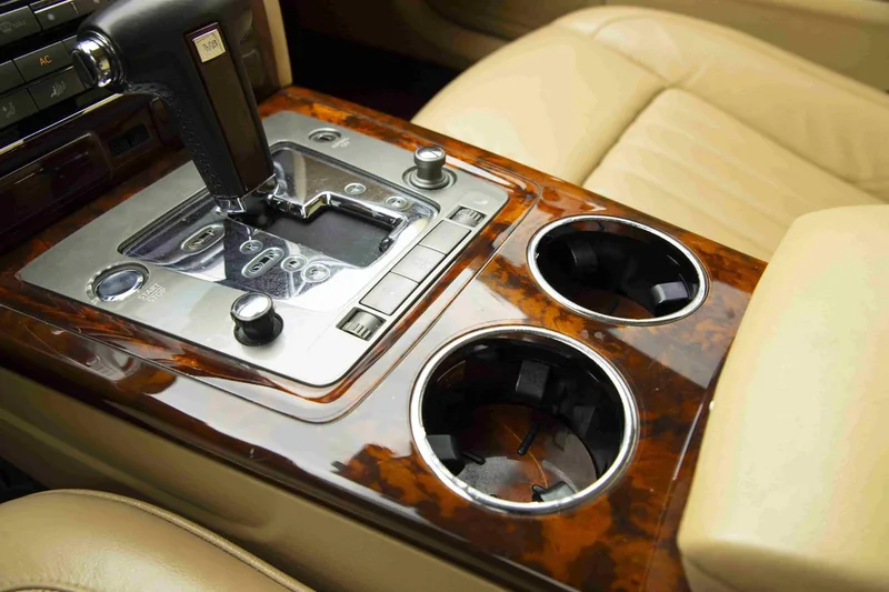 Volkswagen Phaeton 2012 3.0L Administrative interior photo 17 Volkswagen Phaeton 2012 3.0L Administrative interior photo 17
