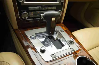 Volkswagen Phaeton 2012 3.0L Administrative interior photo 18 Volkswagen Phaeton 2012 3.0L Administrative interior photo 18