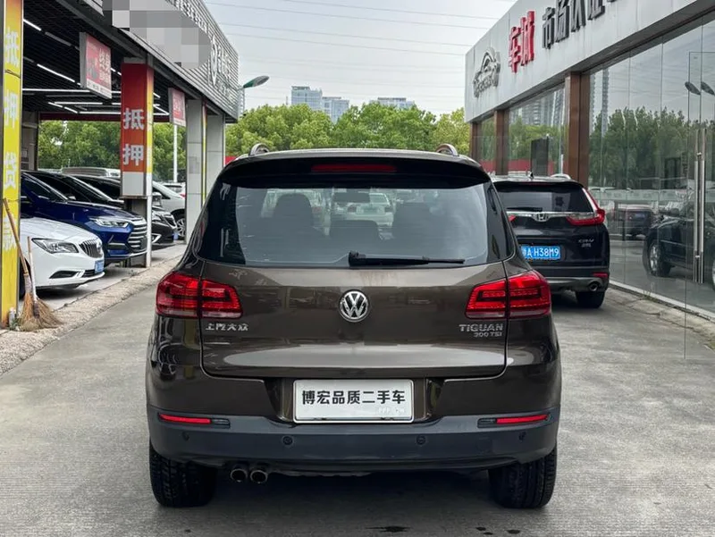 Volkswagen Tiguan 2017 300TSI Automatic Two-Drive Silk Road Comfort Edition exterior photo 4 Volkswagen Tiguan 2017 300TSI Automatic Two-Drive Silk Road Comfort Edition exterior photo 4