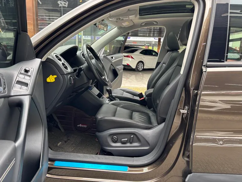 Volkswagen Tiguan 2017 300TSI Automatic Two-Drive Silk Road Comfort Edition interior photo 13 Volkswagen Tiguan 2017 300TSI Automatic Two-Drive Silk Road Comfort Edition interior photo 13