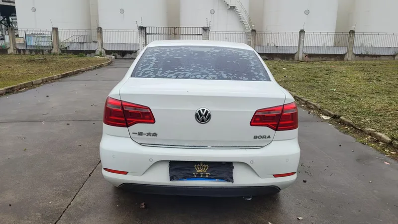 Volkswagen Bora 2014 1.6L Tipo de confort automático exterior foto 6 Volkswagen Bora 2014 1.6L Tipo de confort automático exterior foto 6
