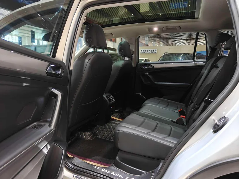 Volkswagen Tiguan L 2019 330TSI Automatic two-wheel drive panoramic comfort version China V exterior photo 5 Volkswagen Tiguan L 2019 330TSI Automatic two-wheel drive panoramic comfort version China V exterior photo 5