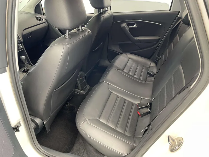 Volkswagen Polo 2014 1.6L Automatic Luxury Edition exterior photo 7 Volkswagen Polo 2014 1.6L Automatic Luxury Edition exterior photo 7
