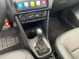 Volkswagen Polo 2014 1.6L Automatic Luxury Edition interior photo 9 Volkswagen Polo 2014 1.6L Automatic Luxury Edition interior photo 9