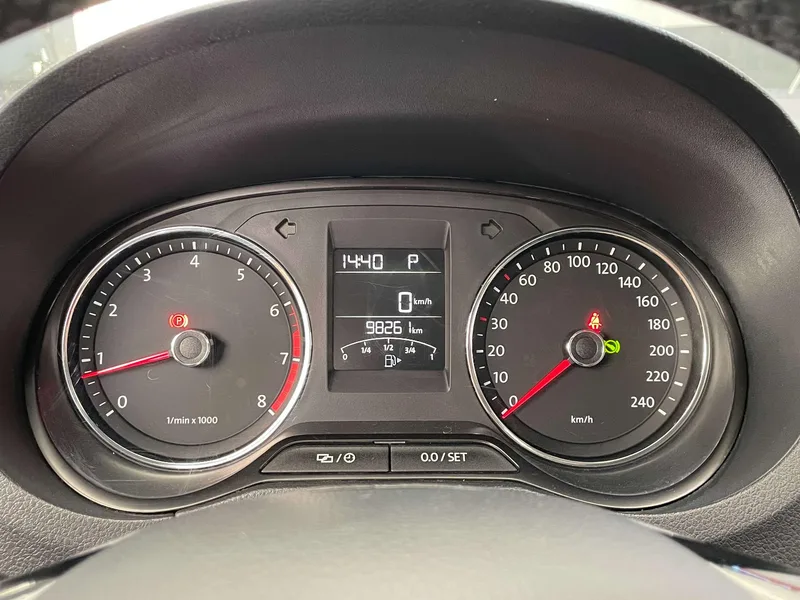 Volkswagen Polo 2014 1.6L Automatic Luxury Edition interior photo 12 Volkswagen Polo 2014 1.6L Automatic Luxury Edition interior photo 12