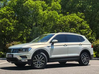 Volkswagen Tiguan L 2017 330TSI Automatic Two-Drive Deluxe Edition exterior photo 1 Volkswagen Tiguan L 2017 330TSI Automatic Two-Drive Deluxe Edition exterior photo 1