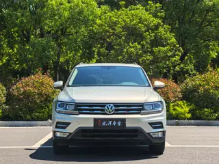Volkswagen Tiguan L 2017 330TSI Automatic Two-Drive Deluxe Edition exterior photo 2 Volkswagen Tiguan L 2017 330TSI Automatic Two-Drive Deluxe Edition exterior photo 2