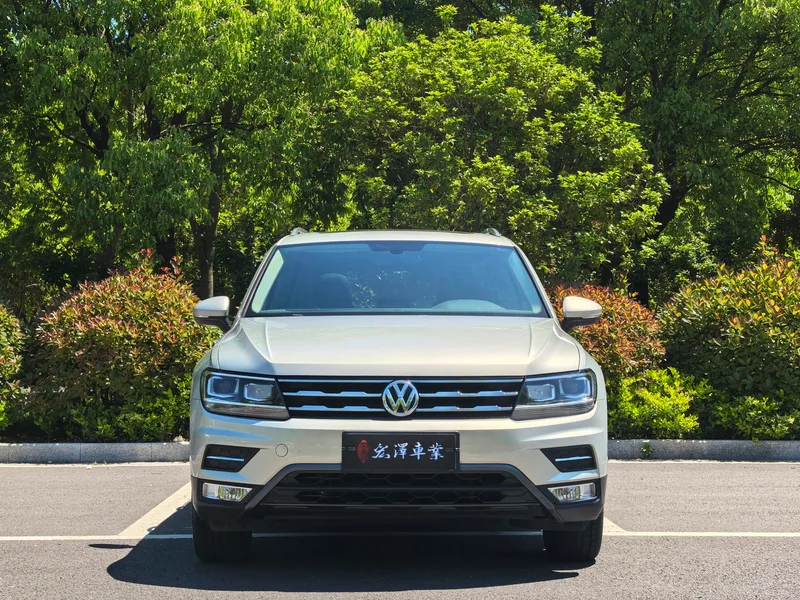 Volkswagen Tiguan L 2017 330TSI Automatic Two-Drive Deluxe Edition exterior photo 2 Volkswagen Tiguan L 2017 330TSI Automatic Two-Drive Deluxe Edition exterior photo 2