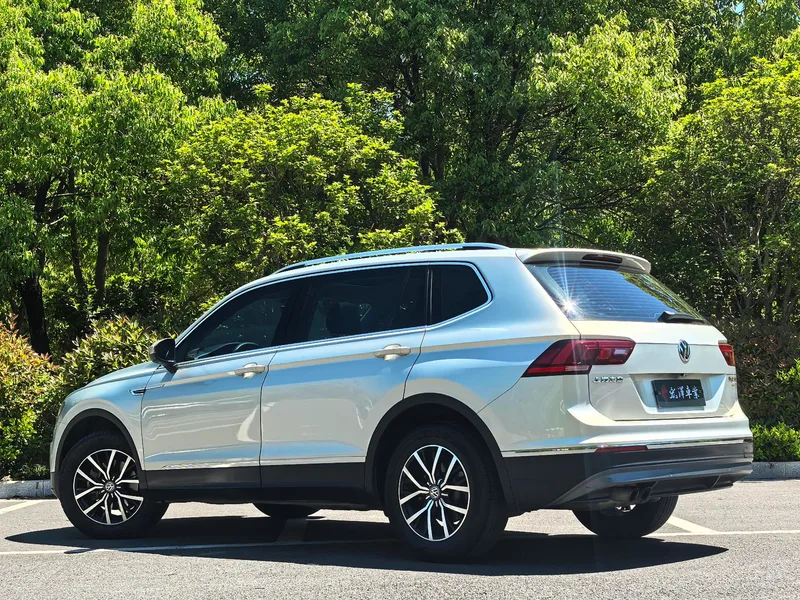 Volkswagen Tiguan L 2017 330TSI Automatic Two-Drive Deluxe Edition exterior photo 5 Volkswagen Tiguan L 2017 330TSI Automatic Two-Drive Deluxe Edition exterior photo 5