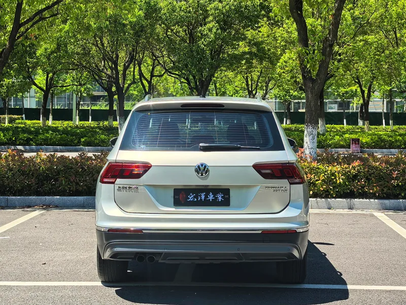 Volkswagen Tiguan L 2017 330TSI Automatic Two-Drive Deluxe Edition exterior photo 6 Volkswagen Tiguan L 2017 330TSI Automatic Two-Drive Deluxe Edition exterior photo 6