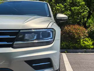 Volkswagen Tiguan L 2017 330TSI Automatic Two-Drive Deluxe Edition exterior photo 8 Volkswagen Tiguan L 2017 330TSI Automatic Two-Drive Deluxe Edition exterior photo 8