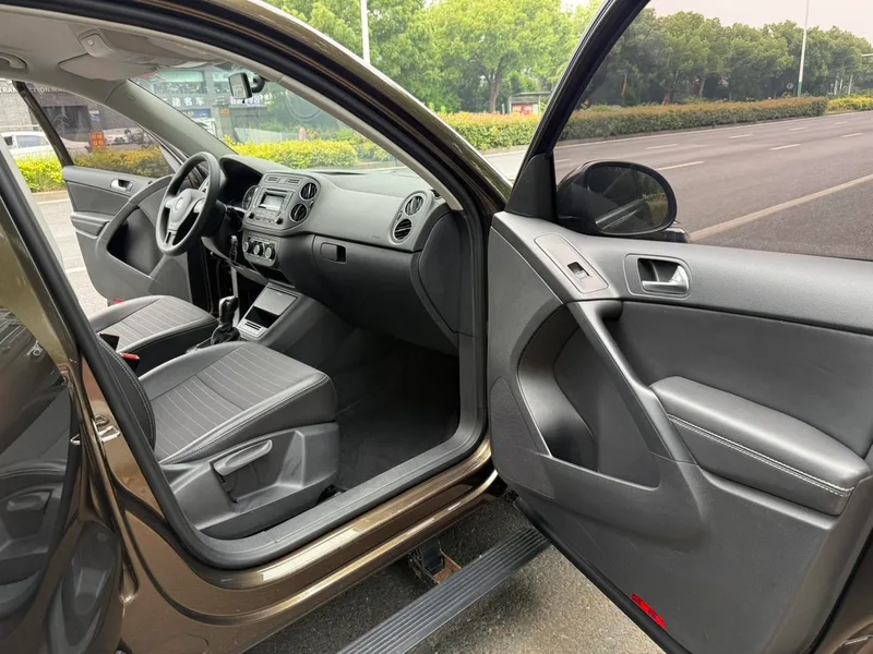 Volkswagen Tiguan 2016 280TSI Automatic Two-Drive Silk Road Fashion Edition exterior photo 7 Volkswagen Tiguan 2016 280TSI Automatic Two-Drive Silk Road Fashion Edition exterior photo 7