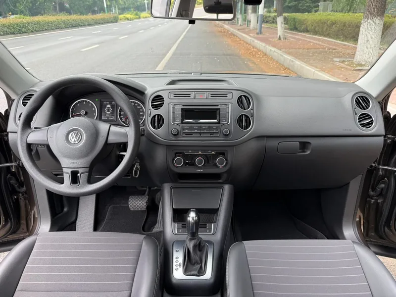 Volkswagen Tiguan 2016 280TSI Automatic Two-Drive Silk Road Fashion Edition exterior photo 8 Volkswagen Tiguan 2016 280TSI Automatic Two-Drive Silk Road Fashion Edition exterior photo 8