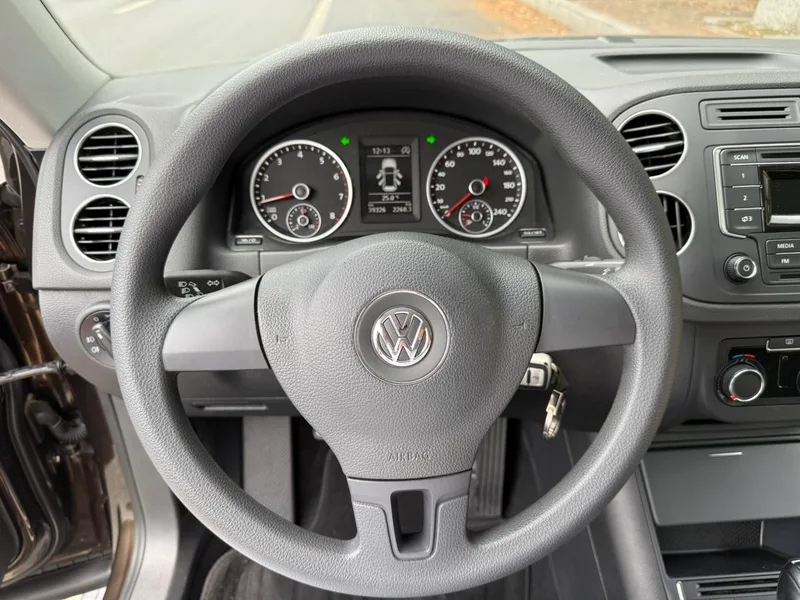 Volkswagen Tiguan 2016 280TSI Automatic Two-Drive Silk Road Fashion Edition interior photo 11 Volkswagen Tiguan 2016 280TSI Automatic Two-Drive Silk Road Fashion Edition interior photo 11